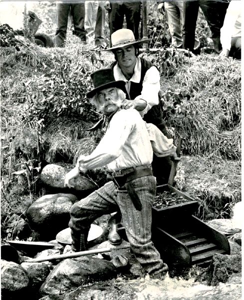 Publicity Photo/Still: CLINT EASTWOOD - PAINT YOUR WAGON 1970 Clint Holds Lee