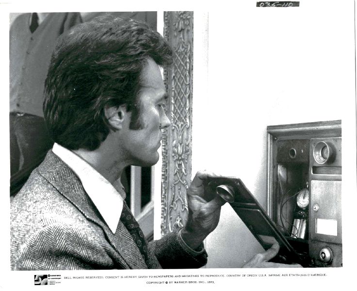 Publicity Photo/Still: CLINT EASTWOOD - MAGNUM FORCE 1973 Bomb In Mailbox