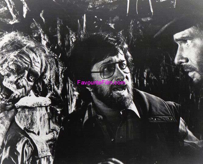 RAIDERS OF THE LOST ARK: B/W Still Harrison Ford & Steven Spielberg