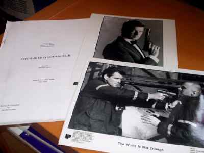 JAMES BOND THE WORLD IS NOT ENOUGH: Promo Pack