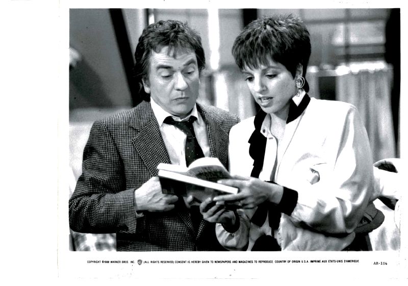 Publicity Photo/Still: LIZA MINNELLI - ARTHUR 2 ON THE ROCKS 1988 AR-104 Publicity Photo/Still: LIZA MINNELLI - ARTHUR 2 ON THE ROCKS 1988 AR-104