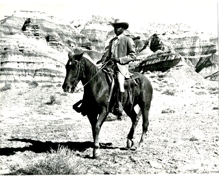 Publicity Photo/Still: SIDNEY POITIER - BUCK & THE PREACHER 1972 Riding Horse