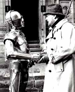 STAR WARS EPISODE V THE EMPIRE STRIKES BACK: B/W Still Threepio & Kershner in Hat
