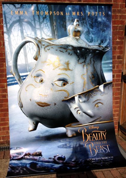 Cinema Banner: BEAUTY AND THE BEAST 2017 (Mrs Potts) Emma Watson Dan Stevens Luke Evans