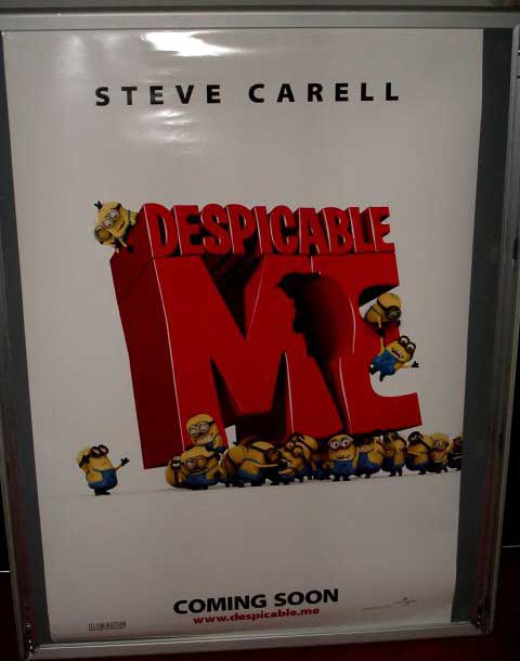DESPICABLE ME: Version 1 One Sheet Film Poster DESPICABLE ME: Version 1 One Sheet Film Poster