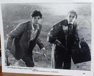 FRIGHT NIGHT: B/W Still (Ragsdale & McDowall)