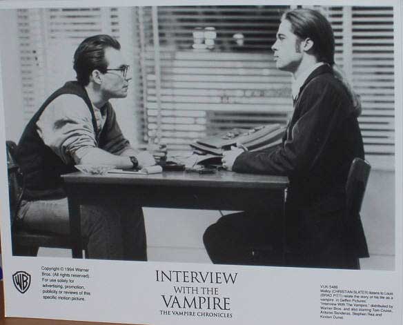 INTERVIEW WITH THE VAMPIRE: B/W Still (Slater & Pitt)