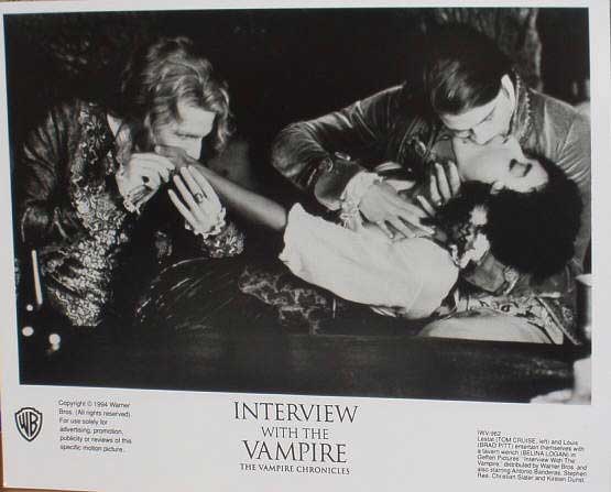 INTERVIEW WITH THE VAMPIRE: B/W Still (Cruise & Pitt Have a Bite)