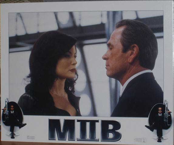 MEN IN BLACK 2: Lobby Card (Kay With Serleena)