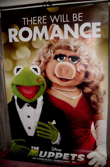 MUPPETS, THE: Kermit the Frog and Miss Piggy Cinema Banner MUPPETS, THE: Kermit the Frog and Miss Piggy Cinema Banner