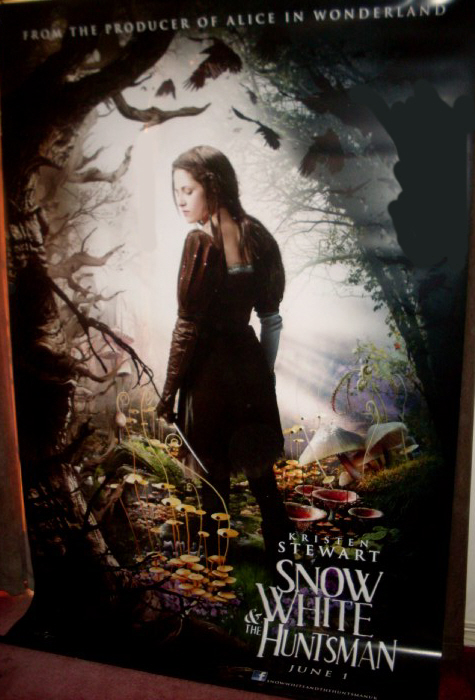 SNOW WHITE & THE HUNTSMAN: Kristen Stewart Cinema Banner SNOW WHITE & THE HUNTSMAN: Kristen Stewart Cinema Banner