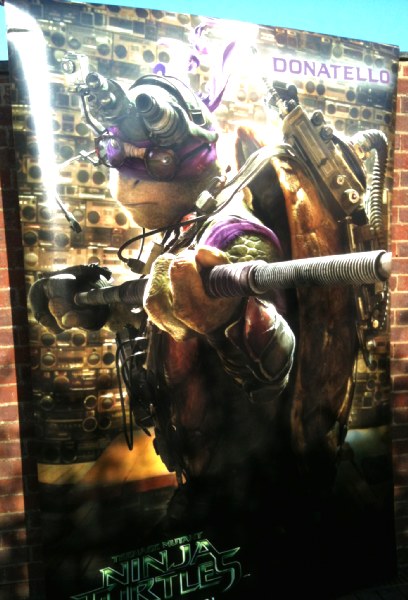 Cinema Banner: TEENAGE MUTANT NINJA TURTLES 2014 (Donatello) Megan Fox
